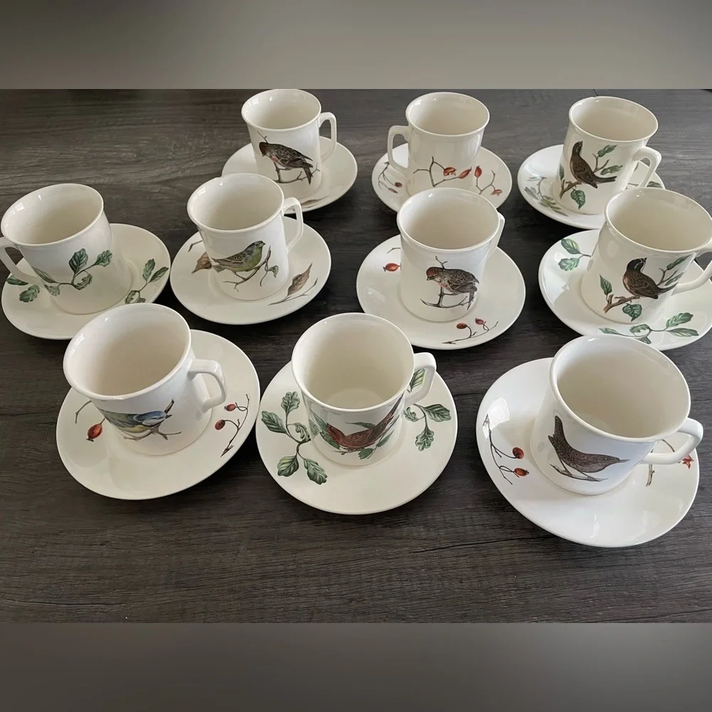 Villeroy & Boch Set of 10 Bird Design Teacups and Saucers